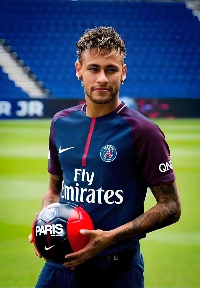 拜仁德甲霸主地位持续巩固（拜仁在德甲的统治优势日益稳固）