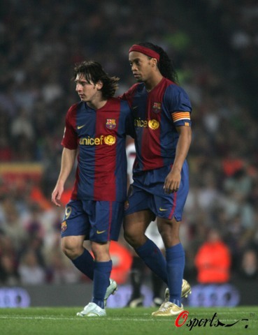 北京时间12月11日凌晨，皇马在欧冠联赛阶段第6轮主场1-2遭曼城逆转。