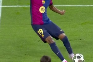 欧冠半场：蒂尔破门，阿尔瓦雷斯扳平，埃因霍温1-1马竞