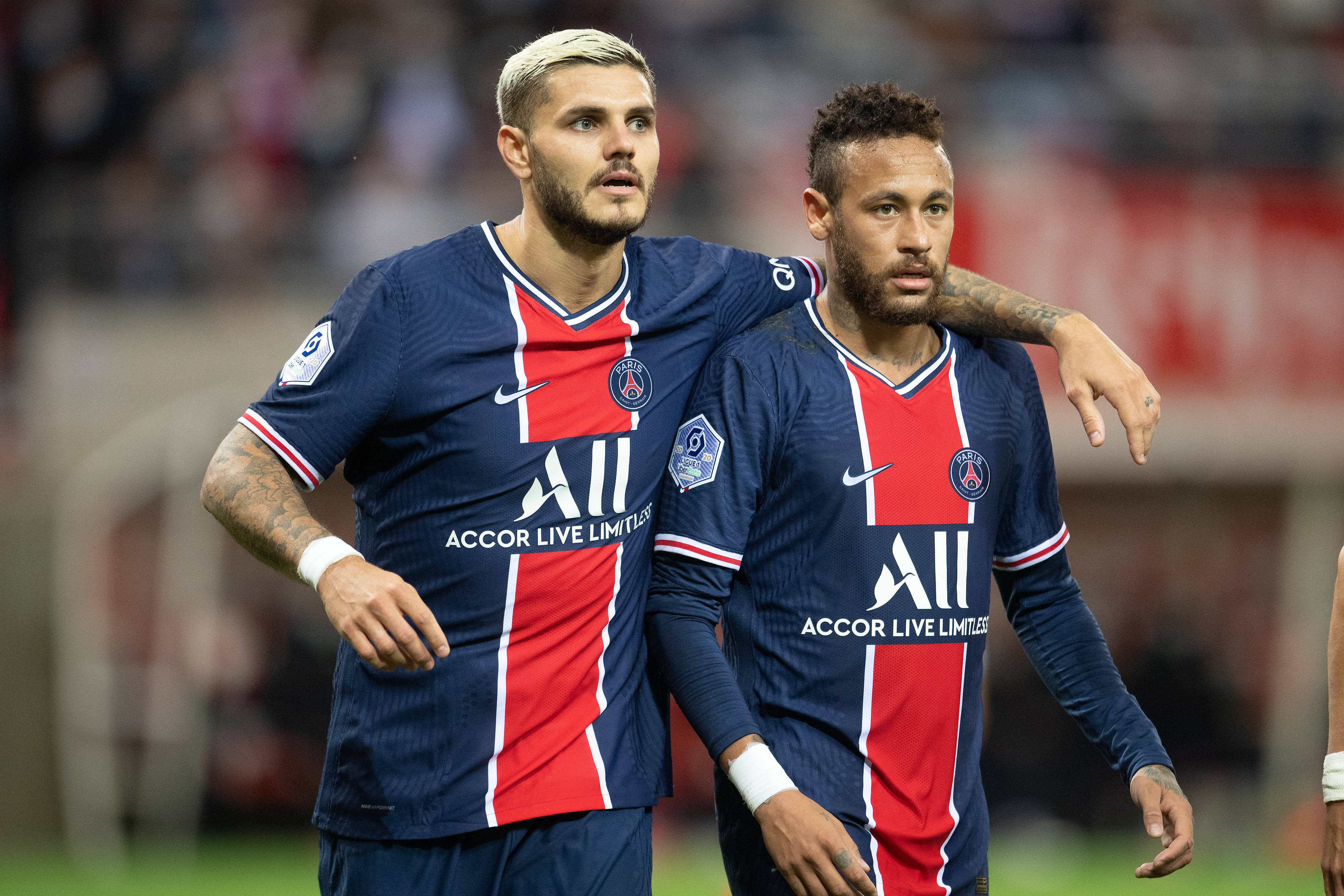 领取巴萨队史最受喜爱球员奖，梅西：巴塞罗那是我的家