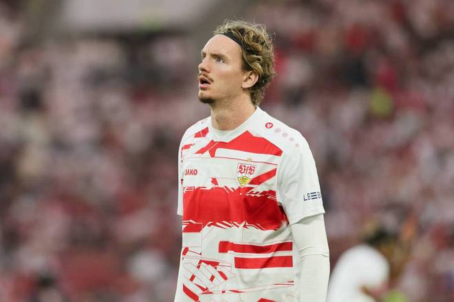 20岁新星独自撑起AC米兰左路走廊：力压S2，英超球会争相抢购他（20岁天才独挑AC米兰左翼重任：表现盖过S2，英超诸强竞相报价）