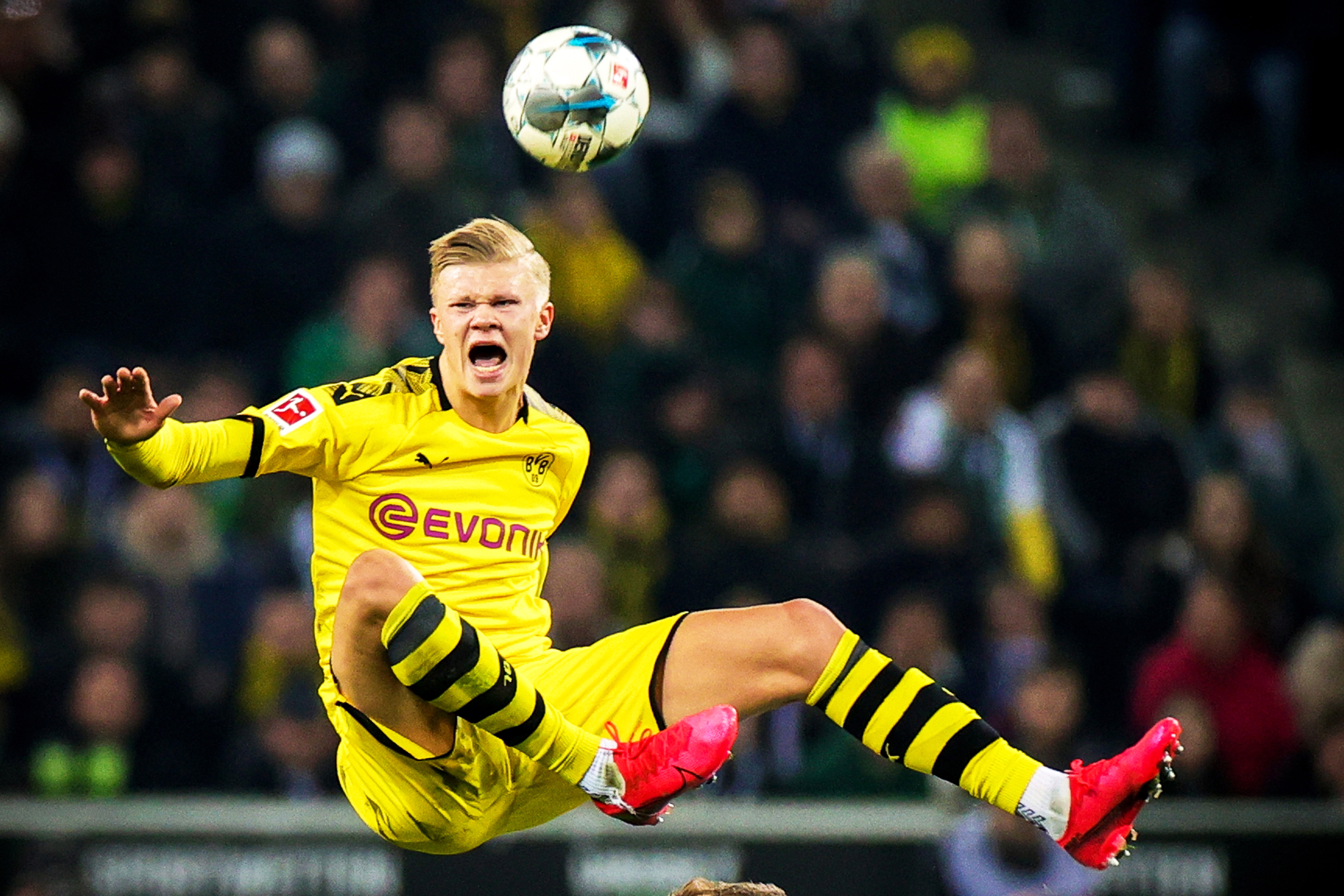 一河南球迷三轮车骑行19天，从郑州前往苏州观看足协杯决赛