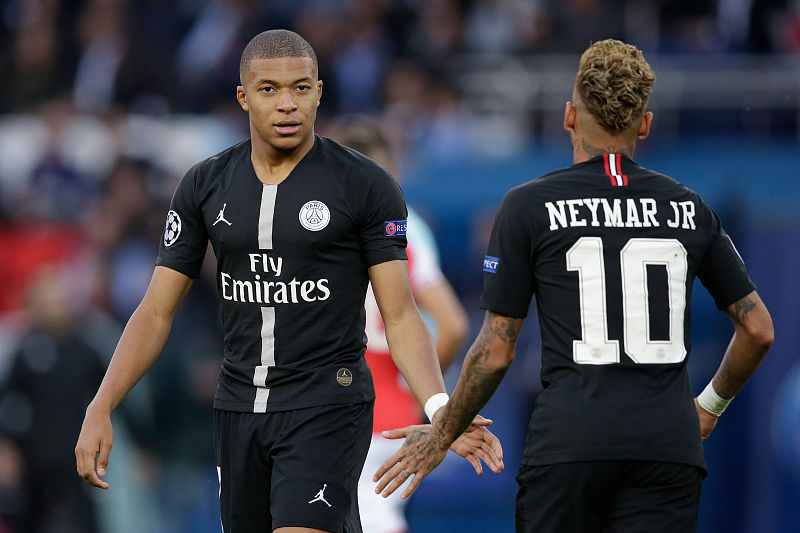 利物浦vs桑德兰：萨拉赫连场替补，伊萨克、维尔茨出战（利物浦迎战桑德兰：萨拉赫再度替补，伊萨克、维尔茨出战）