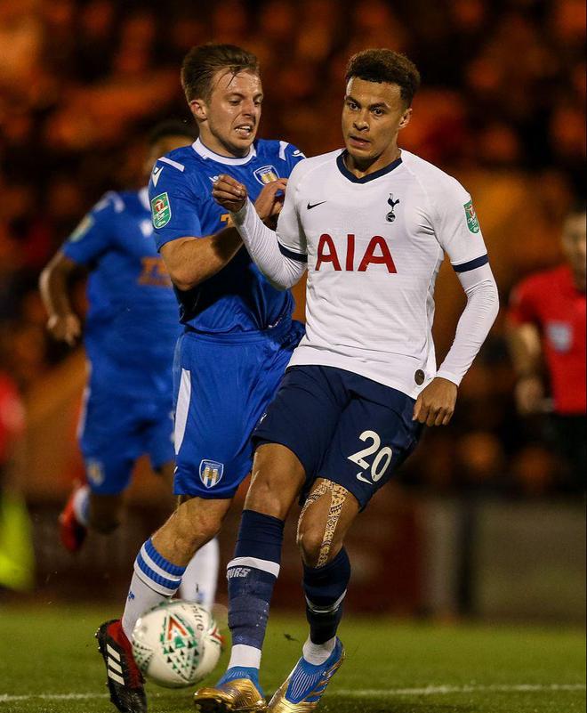 欧冠疯狂夜！3大豪门全逆转，17岁新星封神，后卫90秒双响炸场？