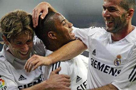 20岁新星独自撑起AC米兰左路走廊：力压S2，英超球会争相抢购他